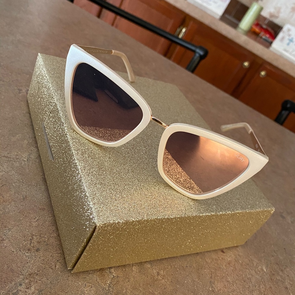 QuayXJLO Sunglasses 🕶